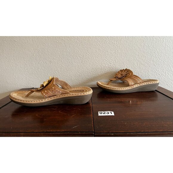 Cliffs By White Mountain Wedge Sandals Womens 9M Tan Floral Embellished Flip Flo - Picture 3 of 15